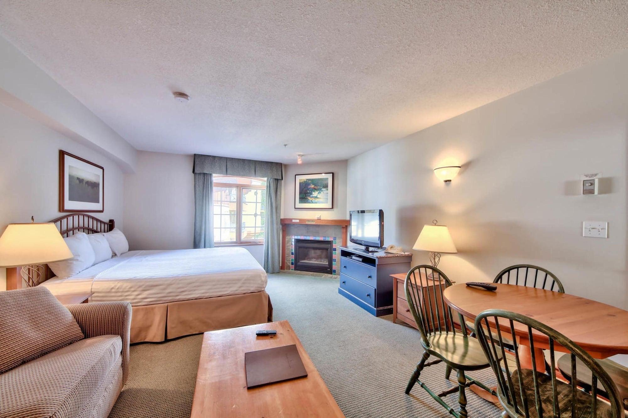 Hearthstone Lodge Sun Peaks Exterior photo