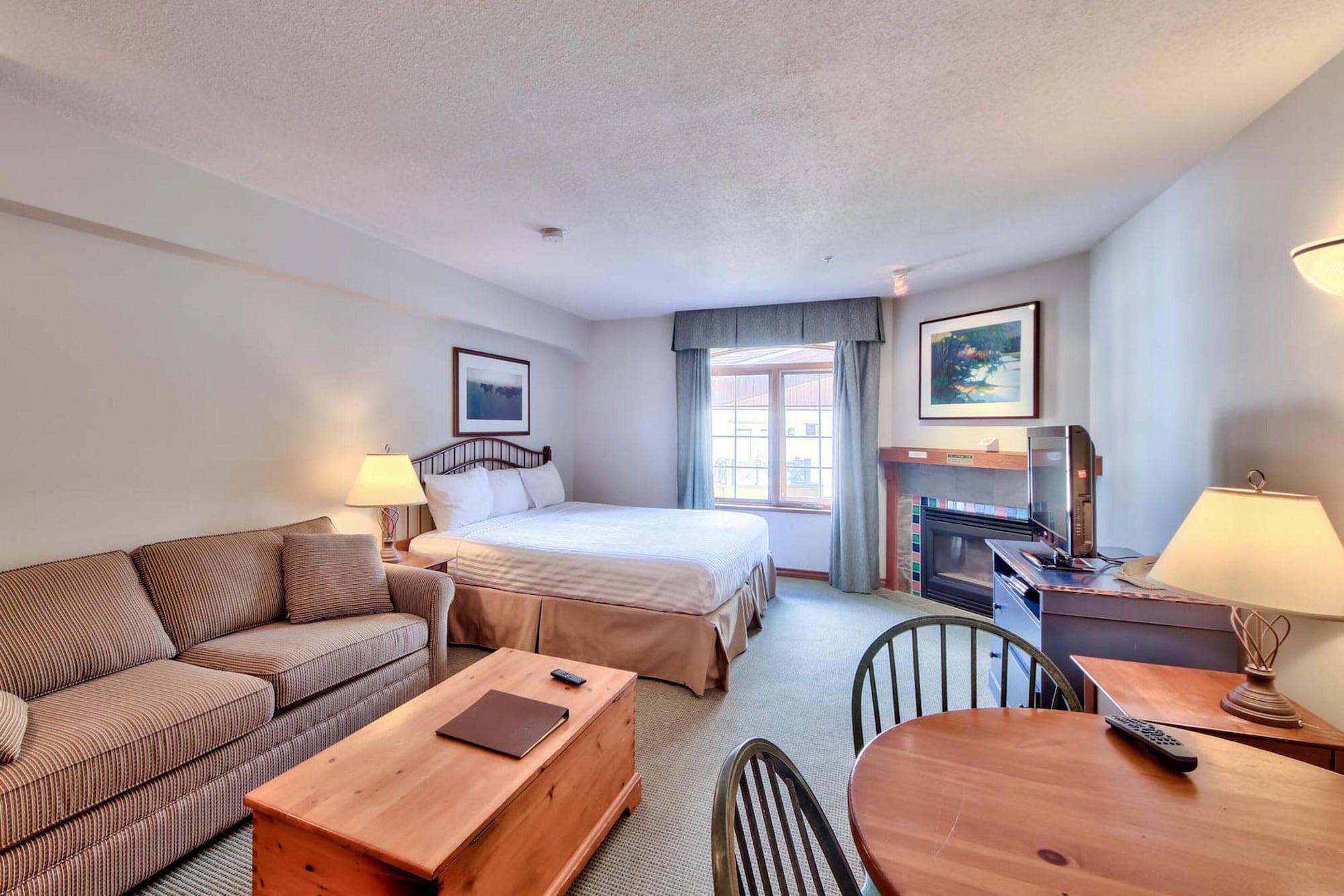 Hearthstone Lodge Sun Peaks Exterior photo