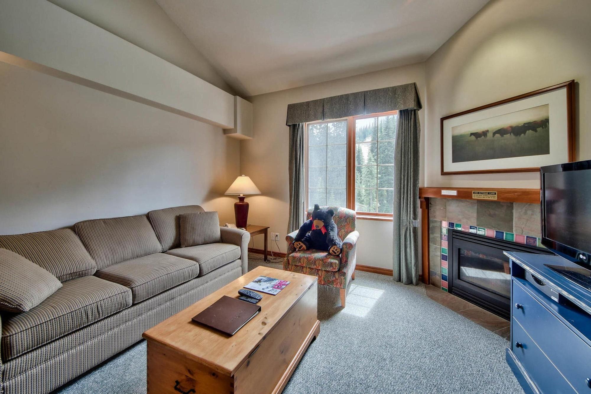 Hearthstone Lodge Sun Peaks Exterior photo