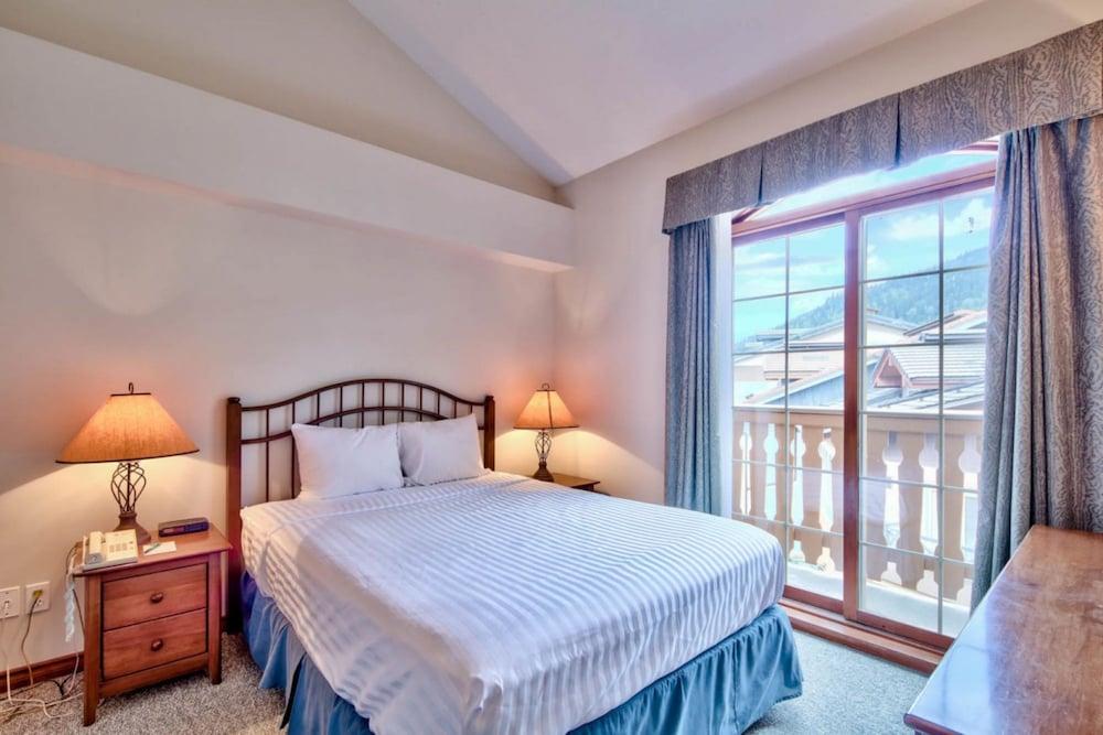 Hearthstone Lodge Sun Peaks Exterior photo