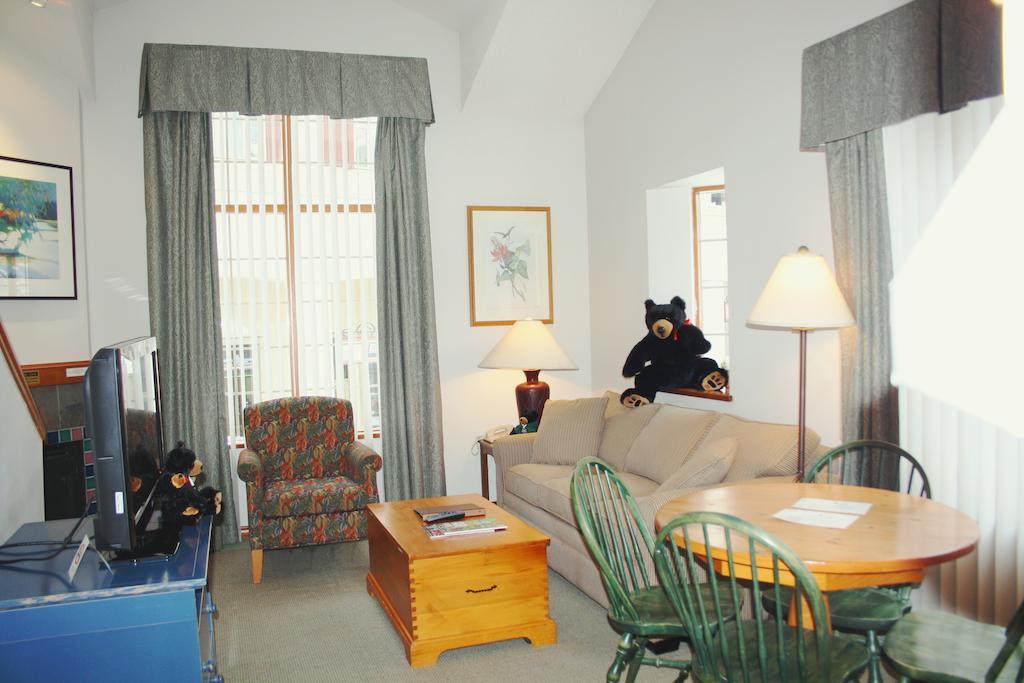 Hearthstone Lodge Sun Peaks Exterior photo