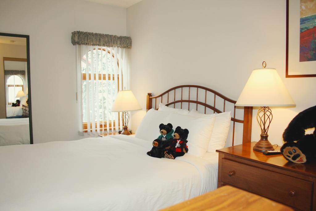 Hearthstone Lodge Sun Peaks Exterior photo