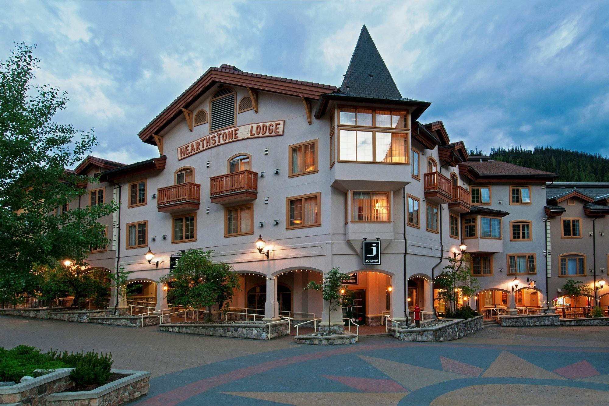 Hearthstone Lodge Sun Peaks Exterior photo
