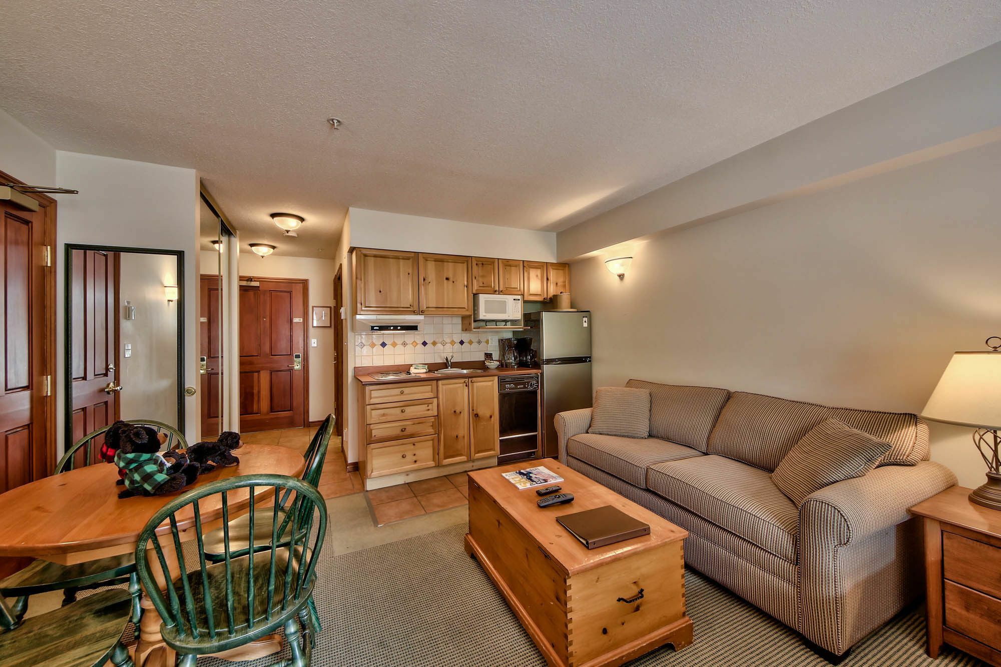 Hearthstone Lodge Sun Peaks Exterior photo
